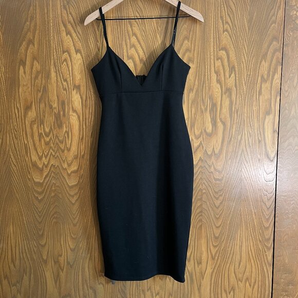 Missguided Dresses & Skirts - Misguided Bodycon Dress- Knee length, Deep Sweetheart V Neckline